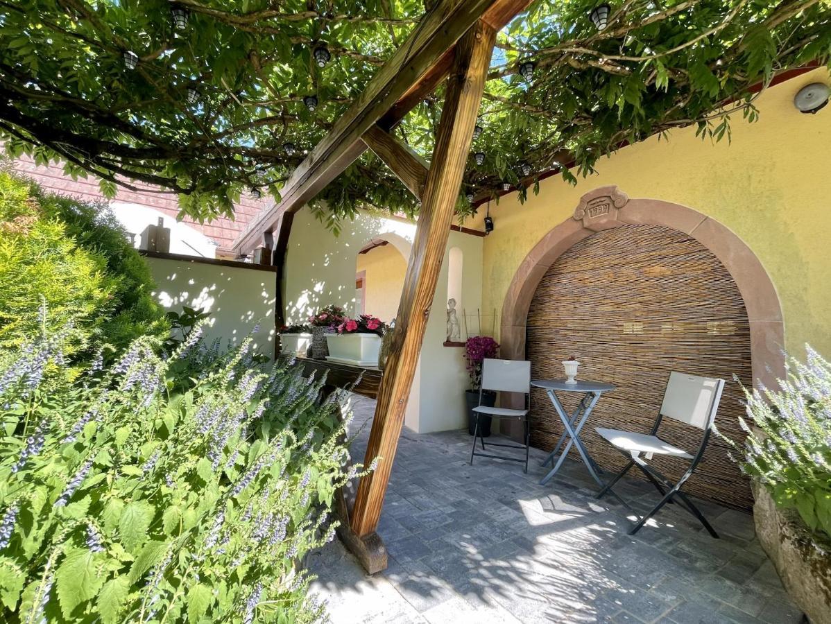 Lo'Gite L'Allee Du Val Lalaye Exterior foto